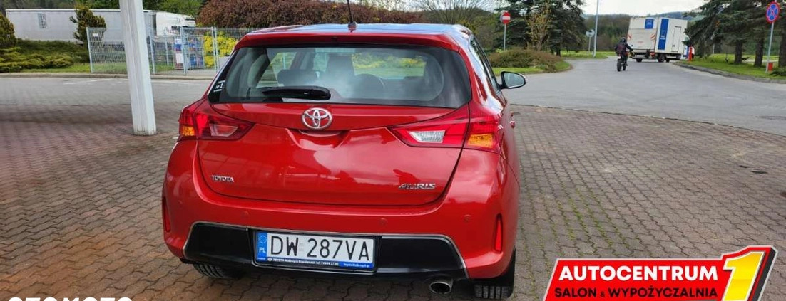 Toyota Auris cena 42900 przebieg: 64000, rok produkcji 2014 z Śrem małe 667